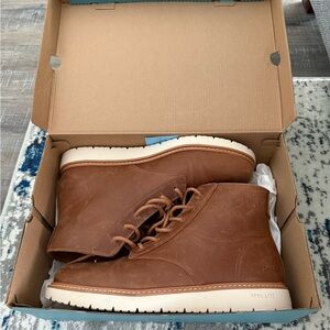 Brand New TOMS Navi Trvl Lite Ranger Boots